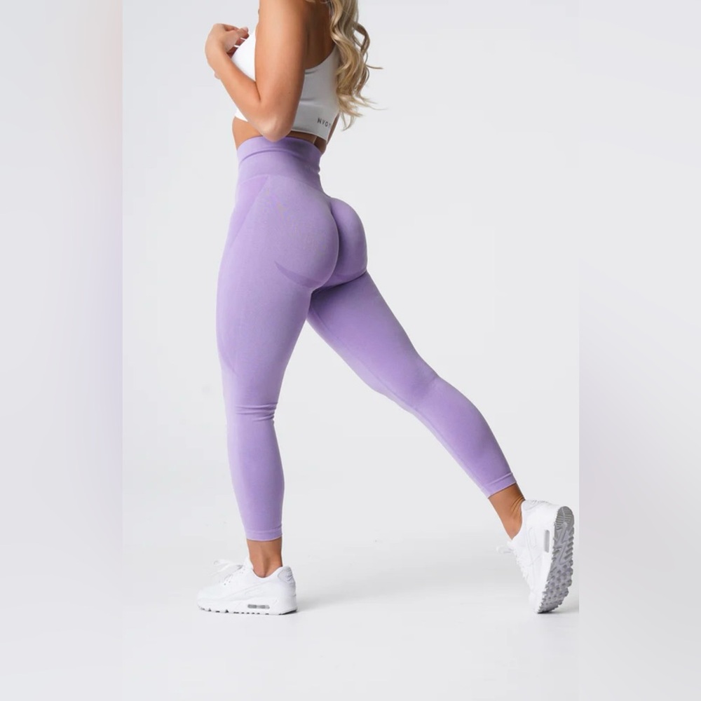 NWT NVGTN Lilac Contour Seamless Legging